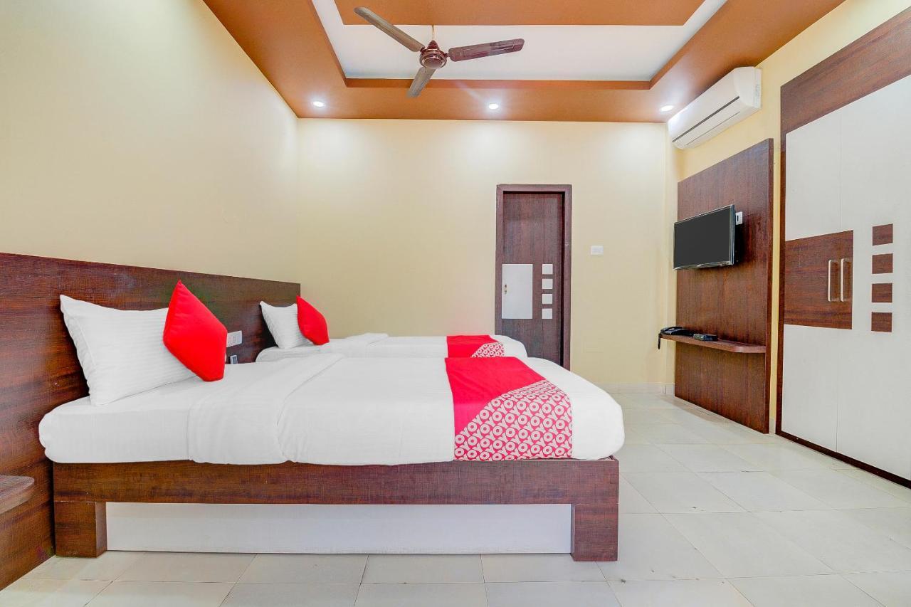Oyo 13521 Sudhriti Hotel Siliguri Exterior foto